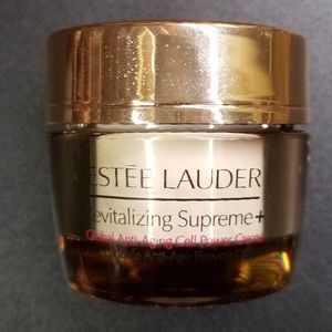 Estée Lauder revitalizing supreme +